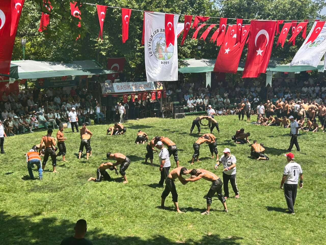 32. Menteşe Beşpınar Yağlı Pehlivan Güreşleri Başladı 2
